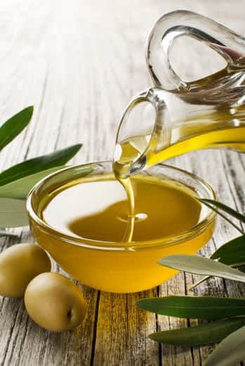 每天摄取半汤匙橄榄油，可以保护心脏，降低心血管疾病死亡风险达五分之一。图／123...